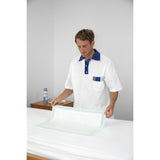 MoliCare Premium Bed Mat 5 Tropfen Krankenunterlage - Anwendung durch Pflegekraft