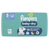 Pampers Baby Dry Windeln Größe 5 Junior, 11-16 kg – Stop-&-Schutz-Täschchen – Ansicht 5
